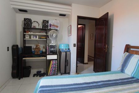 Casa à venda com 4 quartos, 380m² em Jacaré, Niterói