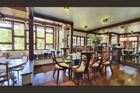 Casa à venda com 4 quartos, 500m² em Piratininga, Niterói