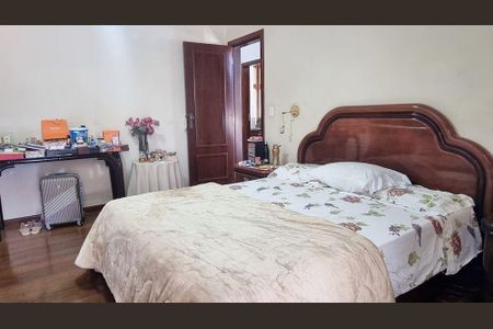 Casa à venda com 4 quartos, 500m² em Piratininga, Niterói