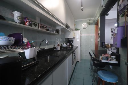 Apartamento à venda com 60m², 1 quarto e sem vagaCozinha e Área de Serviço