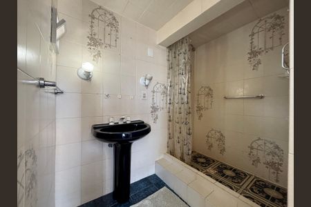 Apartamento para alugar com 153m², 2 quartos e sem vagaBanheiro social