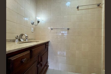 Apartamento para alugar com 153m², 2 quartos e sem vagaSuíte 2 - banheiro