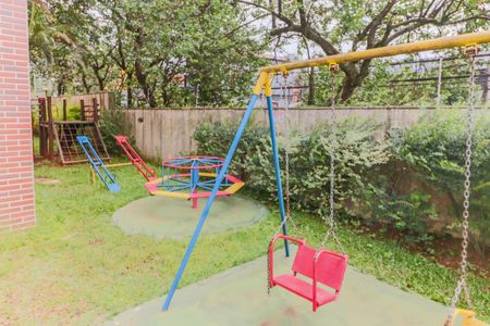 Apartamento à venda com 55m², 2 quartos e 1 vaga Apartamento à venda com 55m², 2 quartos e 1 vagaÁrea comum - Playground