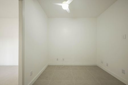 Sala de kitnet/studio à venda com 1 quarto, 31m² em Vila Ipiranga, Porto Alegre