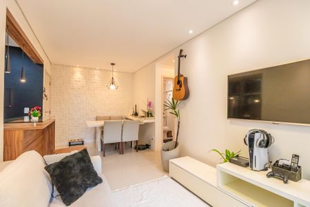 Sala de apartamento à venda com 2 quartos, 68m² em Jardim Tupanci, Barueri