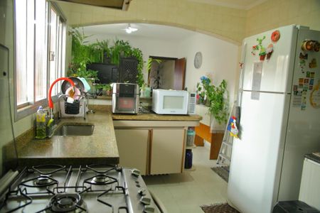 Casa à venda com 229m², 3 quartos e 4 vagasCozinha 