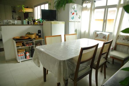 Casa à venda com 229m², 3 quartos e 4 vagasCopa/Cozinha 