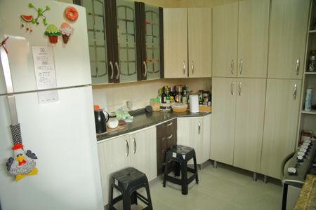 Casa à venda com 229m², 3 quartos e 4 vagasCozinha 