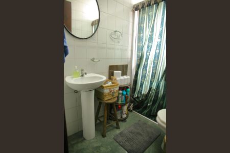 Casa à venda com 229m², 3 quartos e 4 vagasLavabo- Banheiro da Sala 