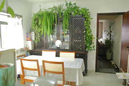 Casa à venda com 229m², 3 quartos e 4 vagasCozinha 