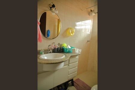 Casa à venda com 229m², 3 quartos e 4 vagasBanheiro Social 