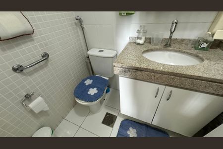 Apartamento à venda com 65m², 2 quartos e 2 vagasBanheiro do Quarto 2