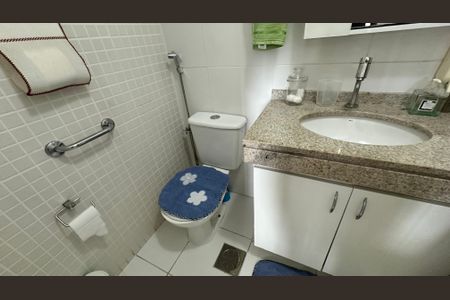 Apartamento à venda com 65m², 2 quartos e 2 vagasBanheiro do Quarto 2