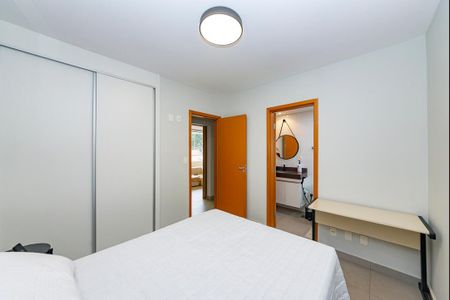 Apartamento à venda com 80m², 2 quartos e 2 vagas Apartamento à venda com 80m², 2 quartos e 2 vagasSuíte