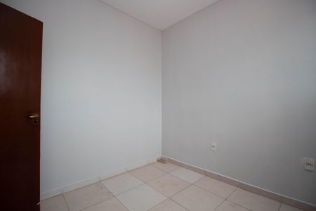 Quarto 1 de apartamento para alugar com 2 quartos, 60m² em Colônia Agrícola Samambaia, Brasília
