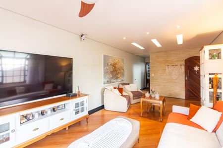 Casa à venda com 174m², 3 quartos e 3 vagasSala 