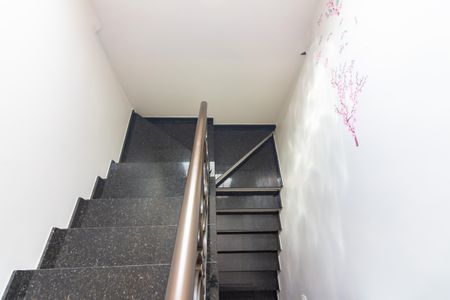 Casa à venda com 174m², 3 quartos e 3 vagasEscada