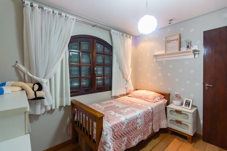 Casa à venda com 174m², 3 quartos e 3 vagasQuarto 2