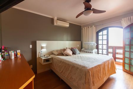 Casa à venda com 174m², 3 quartos e 3 vagasSuíte 