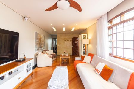 Casa à venda com 174m², 3 quartos e 3 vagasSala 