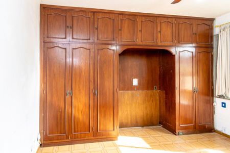 Casa para alugar com 258m², 4 quartos e 2 vagasQuarto 1 - Armários