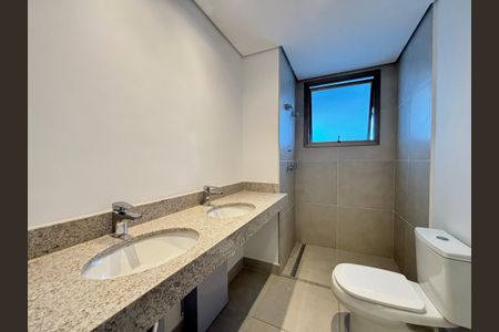 Apartamento à venda com 150m², 3 quartos e 2 vagasBanheiro da Suíte 1