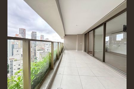 Apartamento à venda com 150m², 3 quartos e 2 vagasVaranda