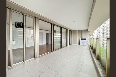 Apartamento à venda com 150m², 3 quartos e 2 vagasVaranda