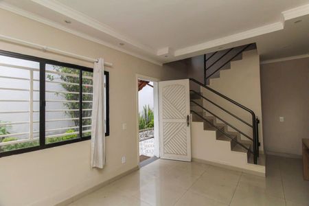 Sala de casa de condomínio à venda com 2 quartos, 86m² em Vila Santa Clara, São Paulo