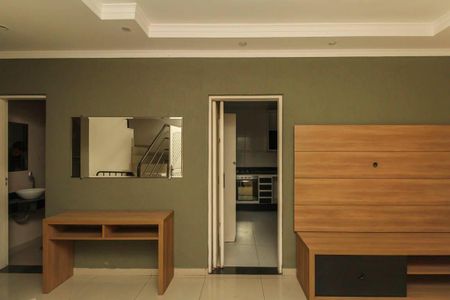 Sala de casa de condomínio à venda com 2 quartos, 86m² em Vila Santa Clara, São Paulo