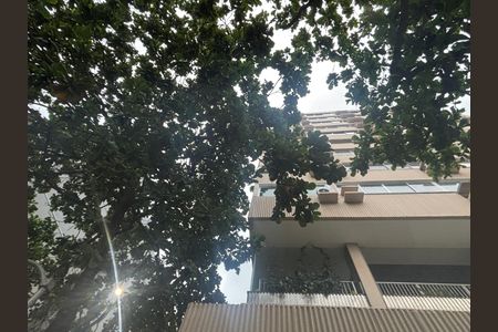 Apartamento para alugar com 138m², 5 quartos e 2 vagas Apartamento para alugar com 138m², 5 quartos e 2 vagasFachada