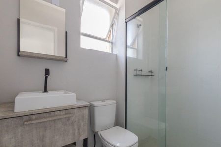 Banheiro  de apartamento para alugar com 1 quarto, 38m² em Centro Histórico, Porto Alegre