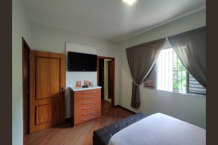 Casa à venda com 246m², 4 quartos e 3 vagas Casa à venda com 246m², 4 quartos e 3 vagasSuíte 1