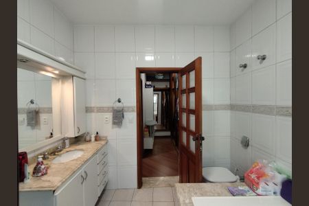 Casa à venda com 246m², 4 quartos e 3 vagas Casa à venda com 246m², 4 quartos e 3 vagasBanheiro - torneira