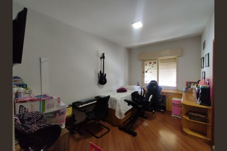 Casa à venda com 246m², 4 quartos e 3 vagas Casa à venda com 246m², 4 quartos e 3 vagasSuíte 2