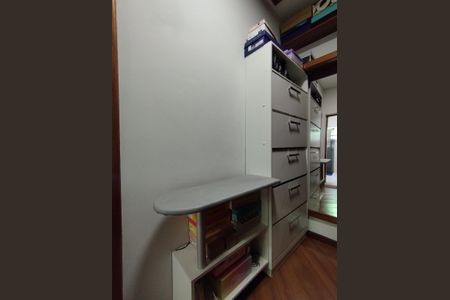 Casa à venda com 246m², 4 quartos e 3 vagas Casa à venda com 246m², 4 quartos e 3 vagasBanheiro - torneira