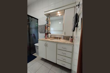 Casa à venda com 246m², 4 quartos e 3 vagas Casa à venda com 246m², 4 quartos e 3 vagasBanheiro - torneira