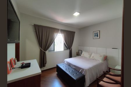 Casa à venda com 246m², 4 quartos e 3 vagas Casa à venda com 246m², 4 quartos e 3 vagasSuíte 1