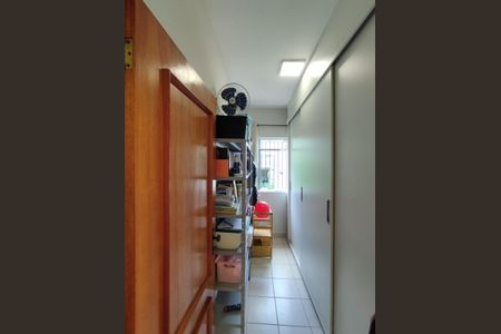 Casa à venda com 246m², 4 quartos e 3 vagas Casa à venda com 246m², 4 quartos e 3 vagasCloset