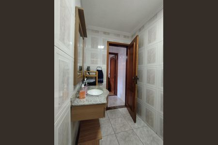 Casa à venda com 246m², 4 quartos e 3 vagas Casa à venda com 246m², 4 quartos e 3 vagasLavabo