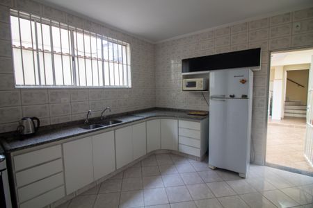 Casa à venda com 254m², 5 quartos e 3 vagasCozinha