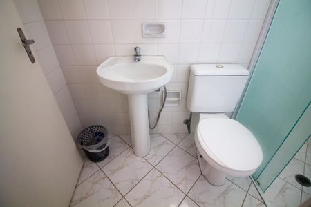 Casa à venda com 254m², 5 quartos e 3 vagasBanheiro 2