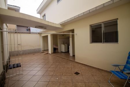 Casa à venda com 254m², 5 quartos e 3 vagasQuintal