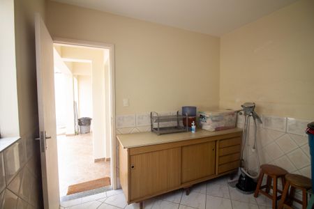 Casa à venda com 254m², 5 quartos e 3 vagasDispensa