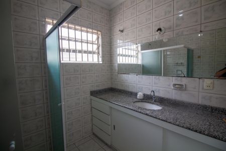 Casa à venda com 254m², 5 quartos e 3 vagasBanheiro