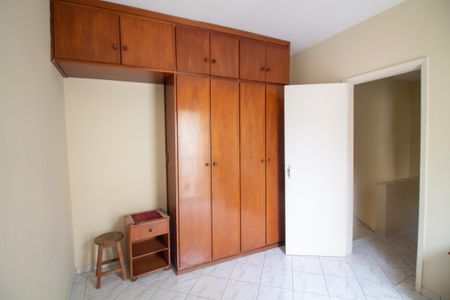 Casa à venda com 254m², 5 quartos e 3 vagasQuarto 4