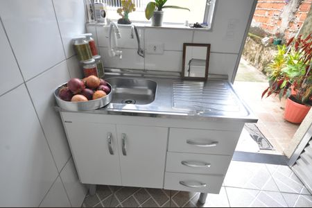 Casa à venda com 120m², 2 quartos e 3 vagasEdícula- Cozinha