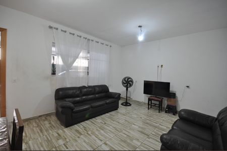 Casa à venda com 120m², 2 quartos e 3 vagasSala