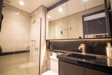 Banheiro de kitnet/studio à venda com 1 quarto, 26m² em Campo Belo, São Paulo