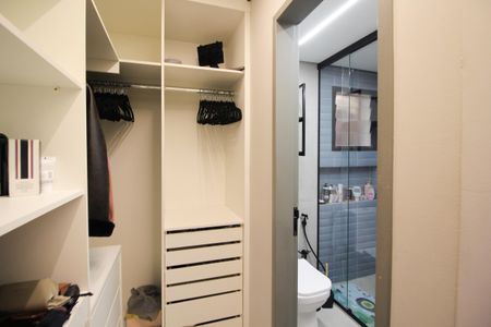 Apartamento para alugar com 79m², 2 quartos e 1 vaga Apartamento para alugar com 79m², 2 quartos e 1 vagaCloset da suíte